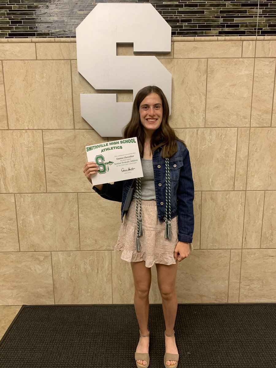 WActivities's tweet photo. Congrats Emma!  Senior Female Athlete of the Year!!! https://t.co/vOhfd3834c