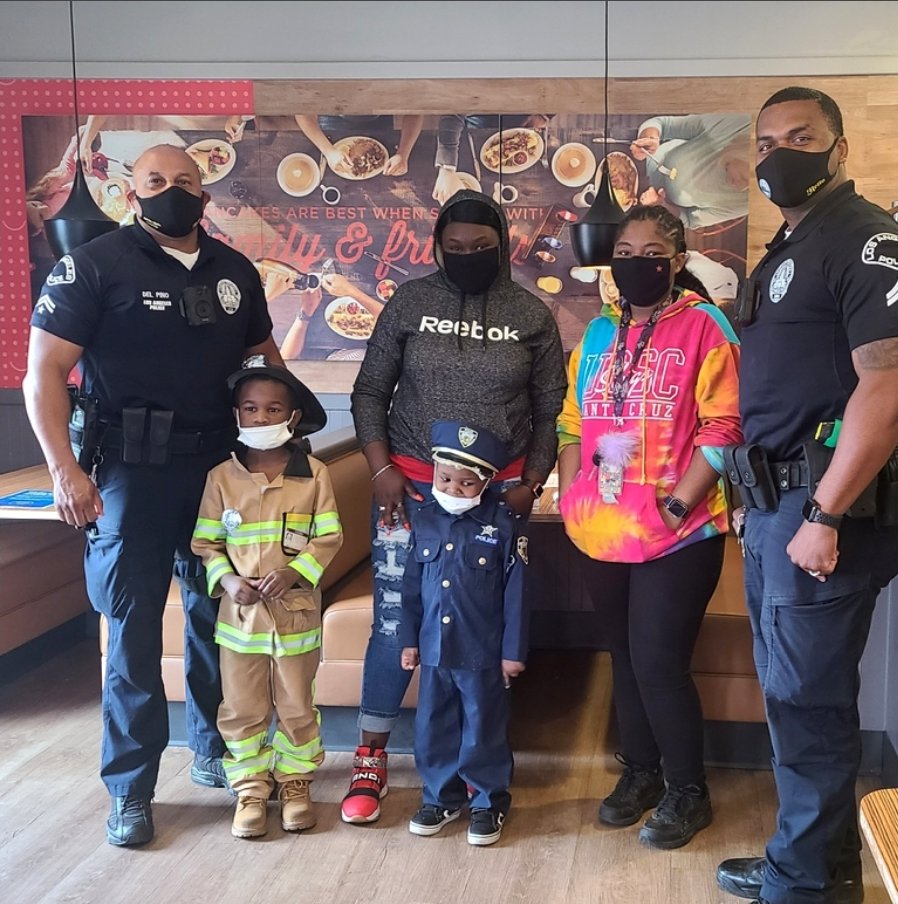 Ready to Protect Los Angeles 👨🏽‍🚒👮🏽
Just say Hello <a href="/lapdcsp/">LAPD CSPB</a> <a href="/lapdhq/">LAPD HQ</a> @lapd77thdivision