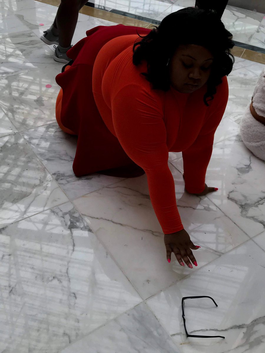 krissycosplays's tweet photo. @bigboyteddyyy 🌚🌚🌚 https://t.co/JJcqfBZVEn