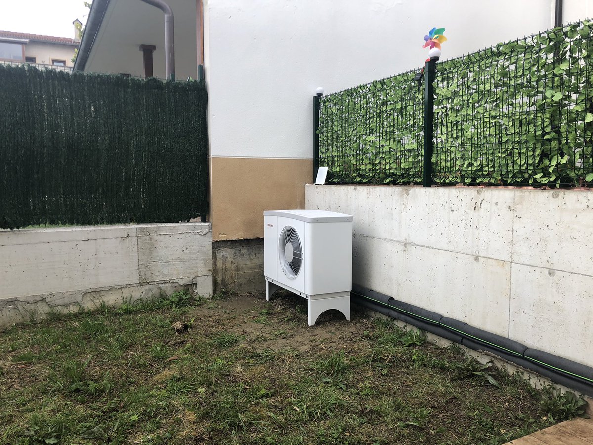 Seguimos! <a href="/StiebelEltron/">STIEBEL ELTRON</a> #aerotermia #eficiencia #renovables puesta en marcha en Navarra!