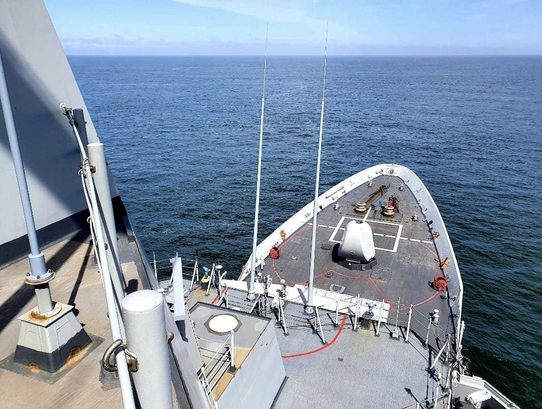 Armada_esp's tweet image. La fragata #CristóbalColón continúa su tránsito hacia aguas escocesas 🏴󠁧󠁢󠁳󠁣󠁴󠁿 para iniciar el ejercicio #AtSeaDemonstration / #FormidableShield 2021.

La dotación continúa realizando adiestramientos internos para tener todo a punto de cara al próximo hito.

#SomosLaArmada ⚓️ 🇪🇸