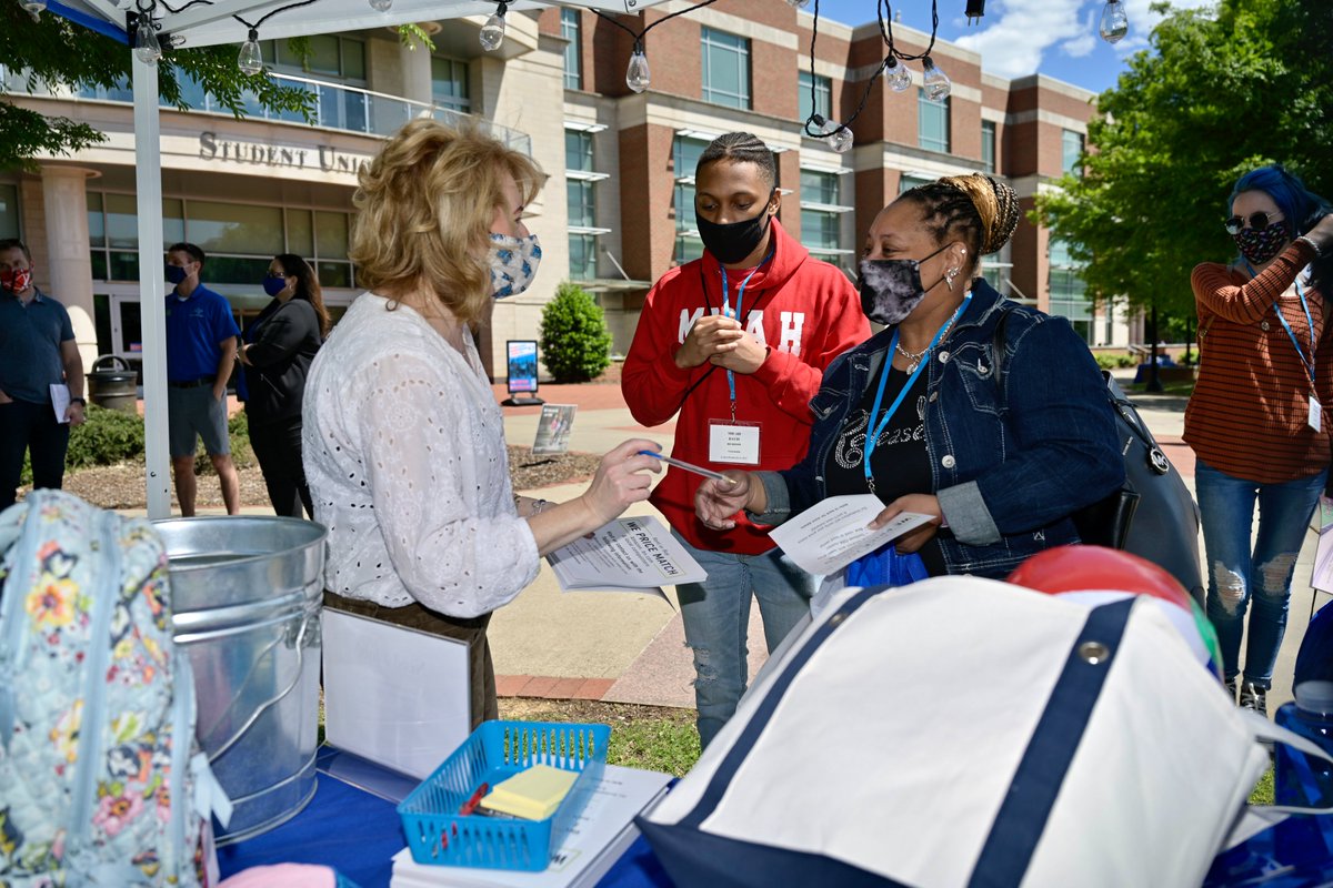 MTSU's tweet photo. CUSTOMS new student orientation is officially underway! Can't wait to welcome the Class of 2025 to campus this fall! โก๏ธโก๏ธ #mtsu2025 #trueBLUE #newtoMTSU https://t.co/cRvXhRq2F3