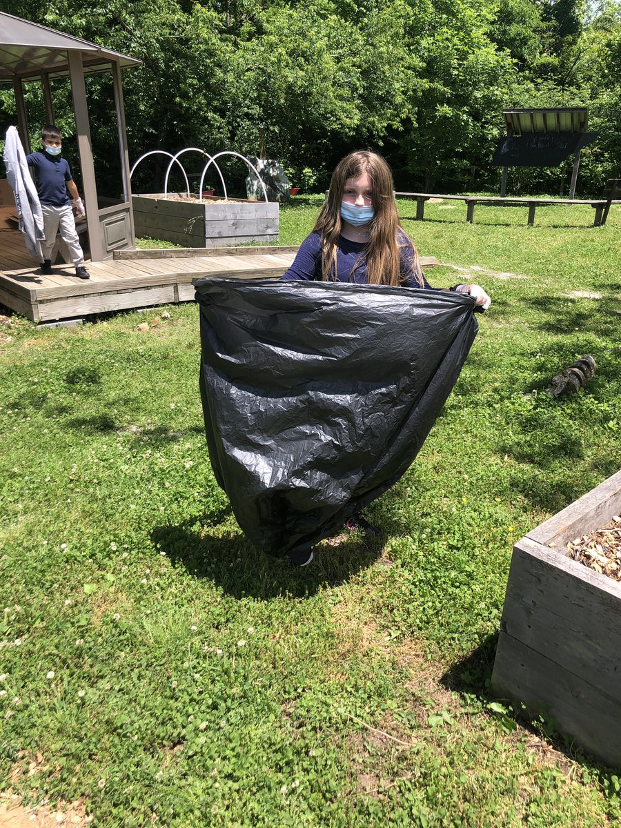 ReadWriteAway's tweet photo. We loved the extra time outdoors, AND caring for our environment by picking up litter. @MNPS_kidshealth @WhitsittWildcat #MNPSWellnessWeek2021 https://t.co/AKmbnZORkv