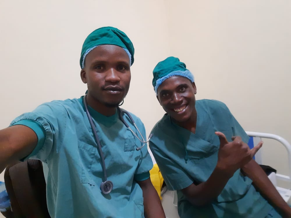 MPOGOMI's tweet photo. Off MT OT its a nice day to save our clients. #EngDr https://t.co/PbFNZajXse