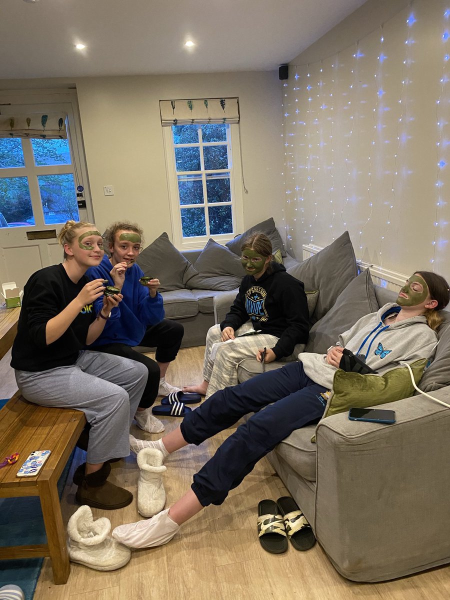 Robertson_Sed's tweet photo. Year 9 girls enjoying some relaxation #postprep #facemasks #footmasks #selfcare #wellbeingweek #MentalHealthAwarenessWeek2021 💚⭐️🦋 https://t.co/CFqMjrpgR9