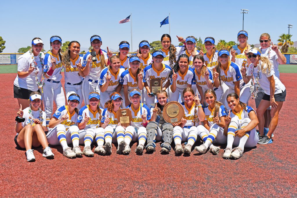 SLCC_Softball's tweet photo. Region CHAMPS!! Yuma Bound!! #team22 #bethebrady #forelia #GoBruins ๐๐ป๐๐ฅ๐ฅณ https://t.co/CIvaOaFBn3