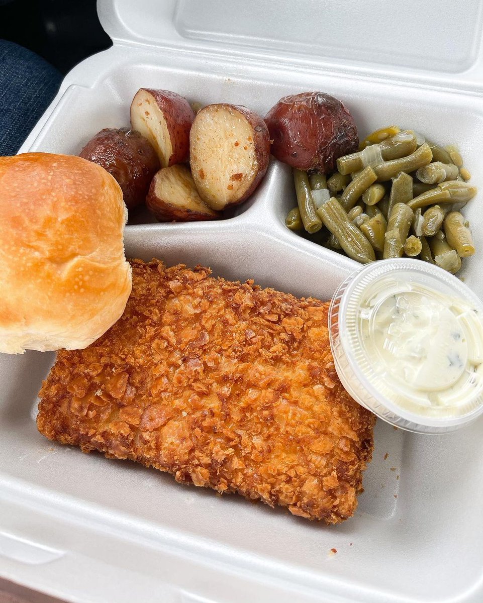 lubys's tweet photo. Make us your Go-To for To-Go! https://t.co/7L6gUx9DXy  #LubysLuv  #ComfortFood #SquareFish
📸perolike_letseat https://t.co/gc6Ie1CRUE