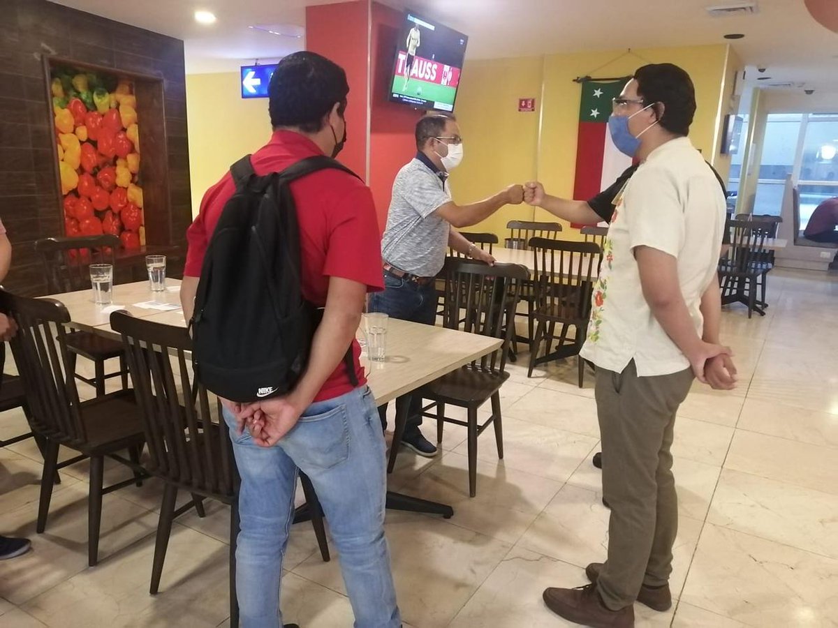 NaranjoEugenio's tweet photo. Nos encontramos en Mérida, Yucatán, fue un gusto visitar a los colaboradores de los restaurantes de Grupo Mera Aeropuerto, con el propósito de atender asuntos sindicales y proporcionarles información sobre sus beneficios que tienen como #croquistas.
@CrocCancun
@CROC_Nacional https://t.co/vss0MIdSye