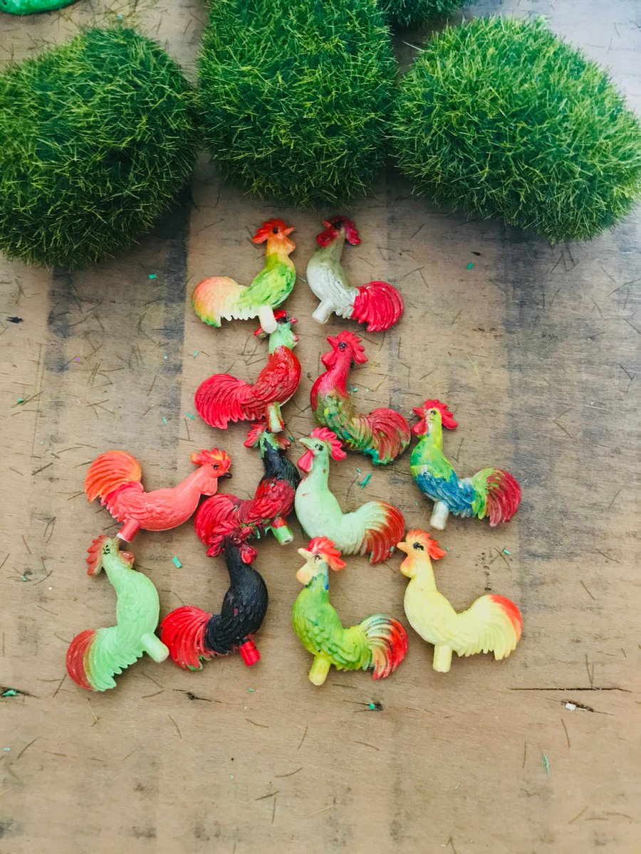 VintageReinvent's tweet image. Miniature Roosters, Die Cast Plastic, Hand painted, Set of Two Roosters, Dollhouse, Farm, Fairy Garden by VintageStudioSupply etsy.me/3eGWKau #diecastplastic #miniatureroosters #setoftwo #farmsupplies #ornateroosters #fairygarden #vintagestudiosupply #acrylicpa