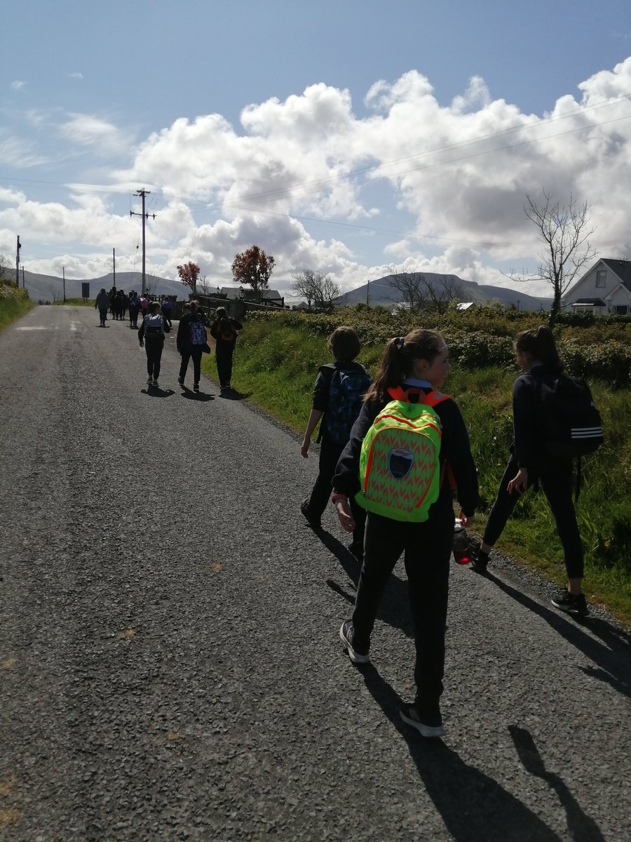 cliffoneyns's tweet photo. Day 4 Active School Week
Well done to all classes who took part in our sponsored walk. 1498euro was raised which will go towards the purchase of sports equipment for the school. https://t.co/dF5ctpNFJs
