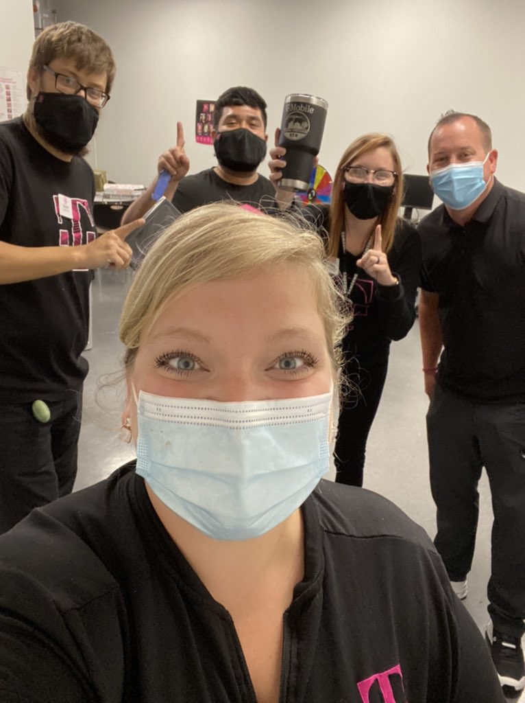morganlynn4711's tweet photo. Thanks @MitchClabeaux for coming by and celebrating @HightowerKrista and the Pier park teams amazing performance! Check out that awesome cup💪🔥👏💯 well deserved https://t.co/pQECRNXCkO