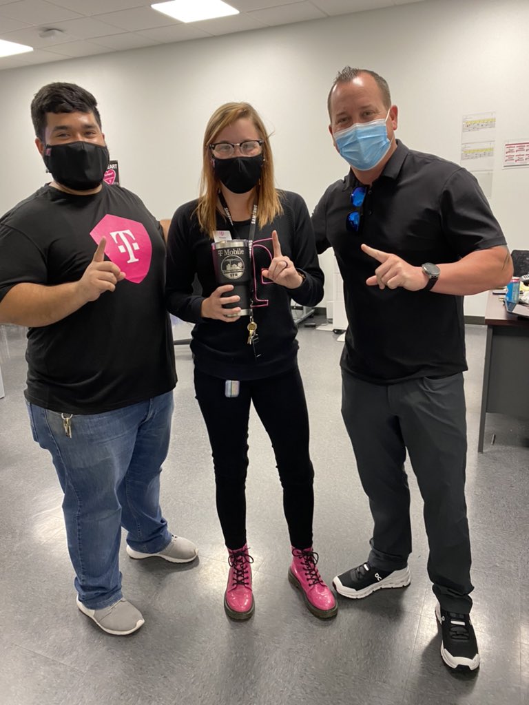 morganlynn4711's tweet photo. Thanks @MitchClabeaux for coming by and celebrating @HightowerKrista and the Pier park teams amazing performance! Check out that awesome cup💪🔥👏💯 well deserved https://t.co/pQECRNXCkO