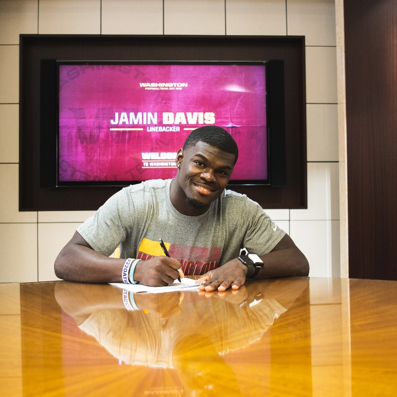 Commanders's tweet photo. Our entire rookie class has signed their contracts 😁