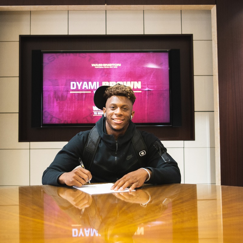 Commanders's tweet photo. Our entire rookie class has signed their contracts 😁
