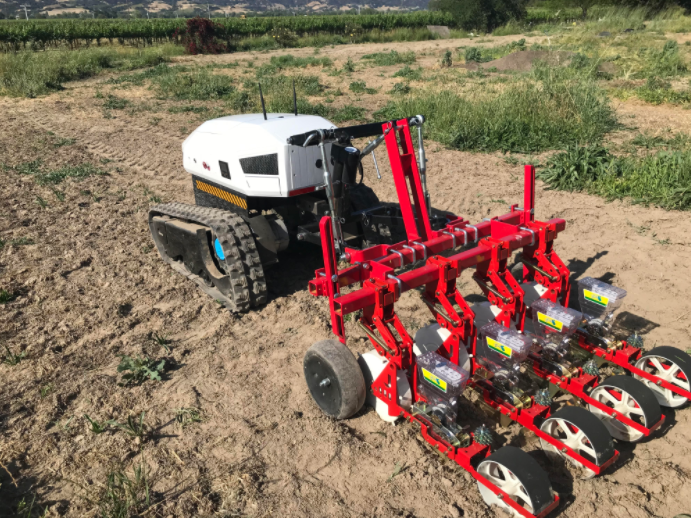 CleanAcresCTC's tweet photo. Autonomous Electric Tractors From ZTractor Launching In 2021 https://t.co/TiE1ipZmba https://t.co/7jqYHoOuI0