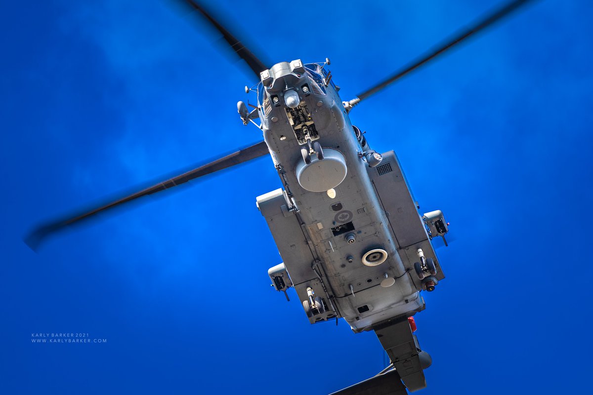 karliaa_b's tweet photo. Some blue skies for CH-148 826 ☀️
#avgeek #CH148 @RCAF_ARC @RoyalCanNavy #CH148Cyclone #Helcopter @Sikorsky https://t.co/MlpqLtJcZg