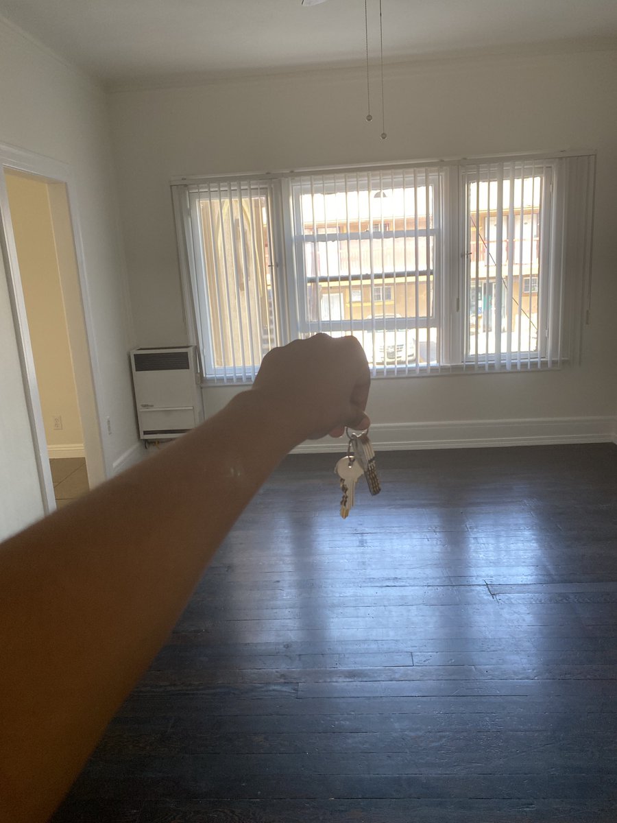 foreignnbrat's tweet image. 19 Years Old and after 1 year of findom this month I’m moving into my first LA Apartment!!!! Thankyou Losers🥳🥳

Congratulate me by sending 50/100/1000

Make yourselves useful betas and send for house warming gifts.😊

Findom finD finsub rtsub rtslave findomme