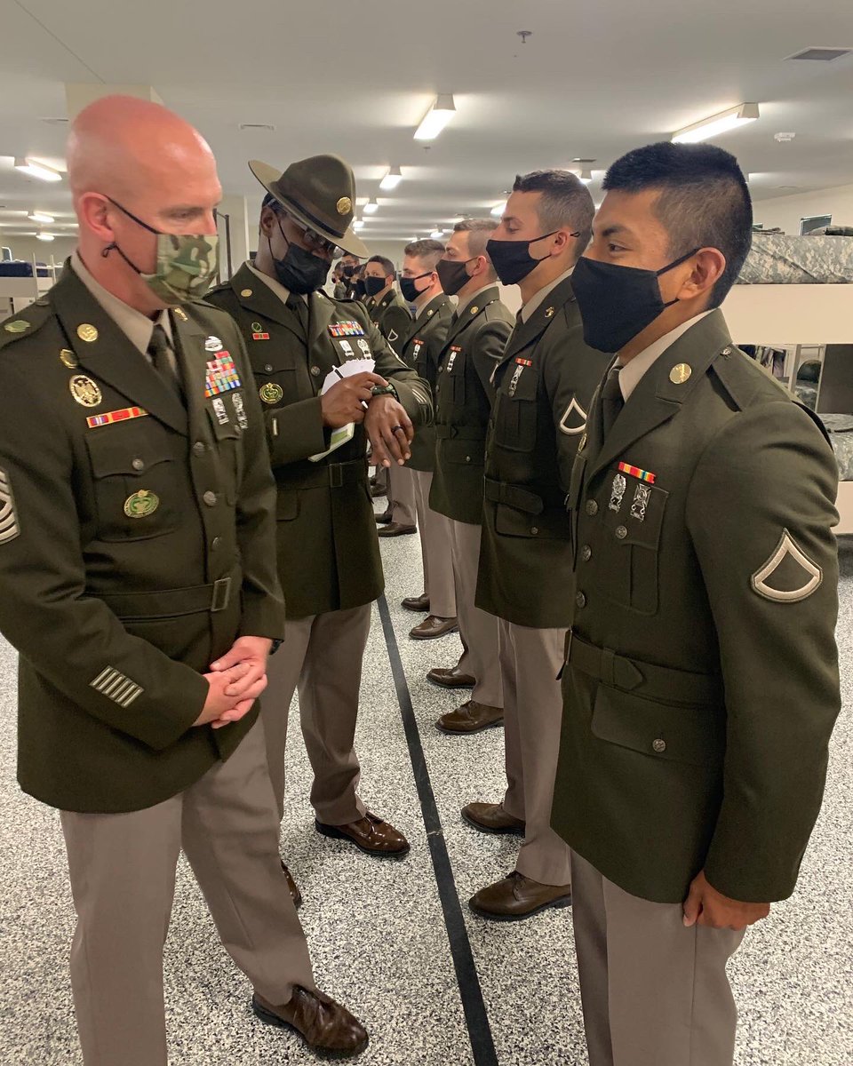 B795Bulldogs's tweet photo. Look at those #AGSUs! #Bulldog Soldiers looked sharp in the new service uniform today during Inspection Period 4. @g6_795th and @g7_795_mp_bn inspected the #Bulldog’s uniforms, gear, and barracks in preparation for graduation next week! @14th_MP_Brigade #shinemyshoes https://t.co/EiKue21DvP