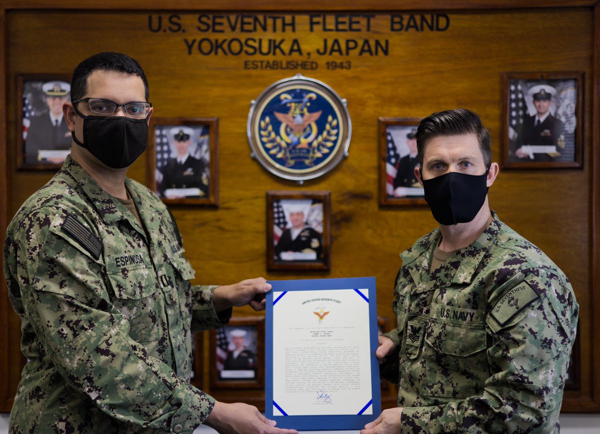 7thFleetBand's tweet photo. LT Espinosa presents a FLOC to MU1 Choate, MU2 Ortiz, and MU3 Jenkins for their selection as Sailor of the Quarter, Junior Sailor of the Quarter, and Bluejacket of the Quarter for Second Quarter, Fiscal Year 2021.  
#C7F #C7FBand #Yokosuka #FleetBandActivities https://t.co/Ng3jVO5Imc