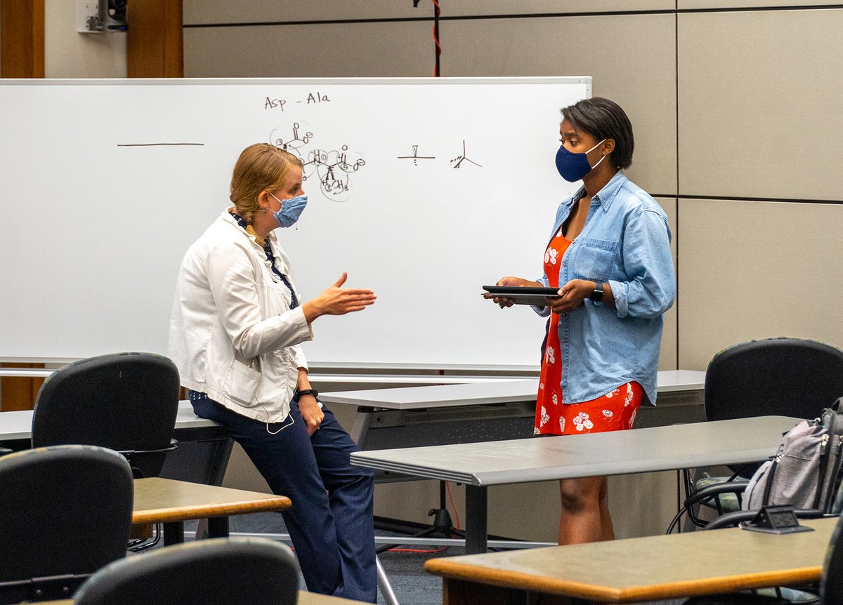urichmond's tweet photo. As we head into the Yellow Stage of our Physical Distancing Framework next week, we wanted to stop and thank all our #Spiders who helped us get this far β our staff, faculty, and students. Thank you for taking care of each other and the entire #SpiderFamily. #ManySpidersOneWeb https://t.co/4tlumIYHjF