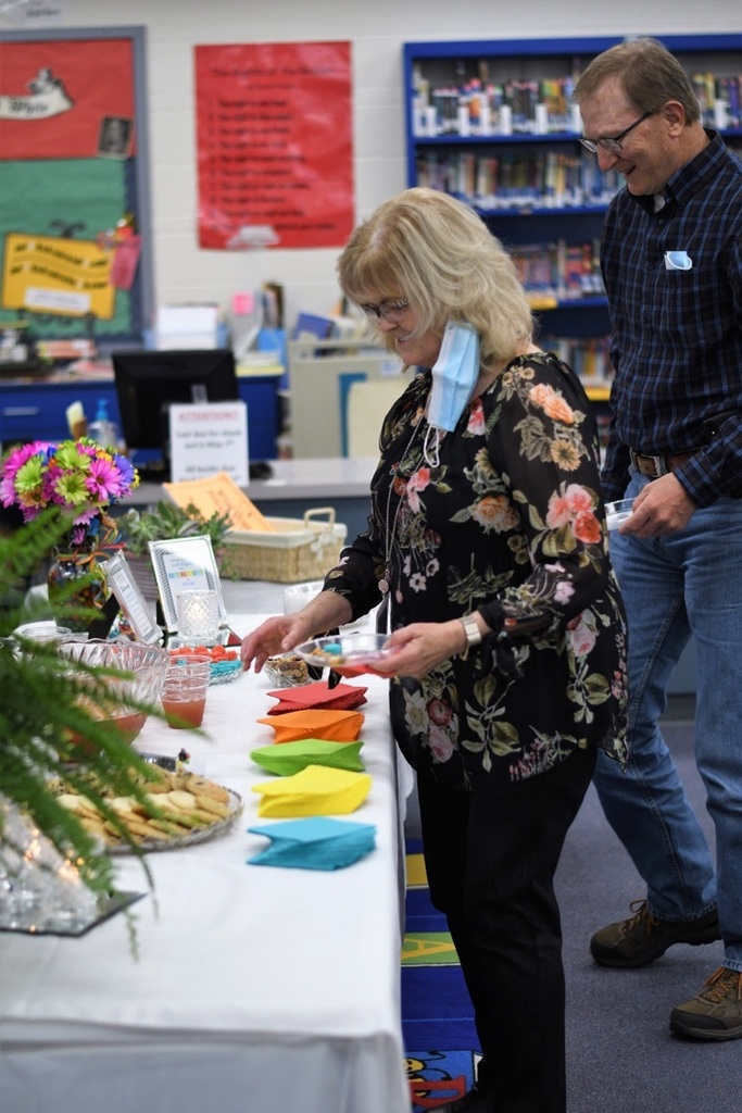Congratulations to principal Vicky Gile on her retirement from O’Loughlin Elementary.    Thank you for your dedication to our students and staff.