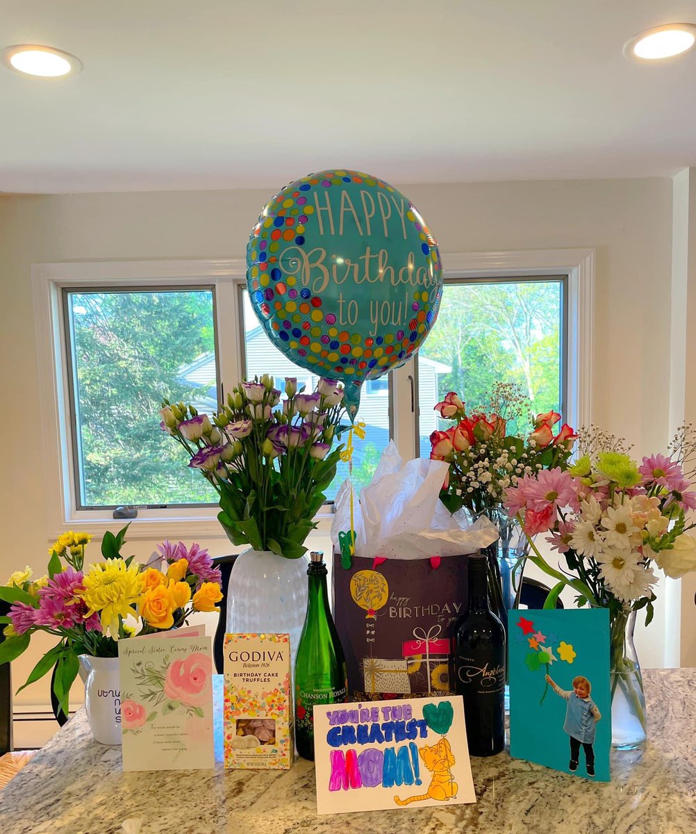 Miami2Boston's tweet image. Special Birthday shout out to my beautiful sis, my best friend till the end! So happy to celebrate another year of life with you, A lifelong journey of memories created from childhood to adult life, so grateful for all your love and support always￼￼! Love you to the moon🌙 Sis!