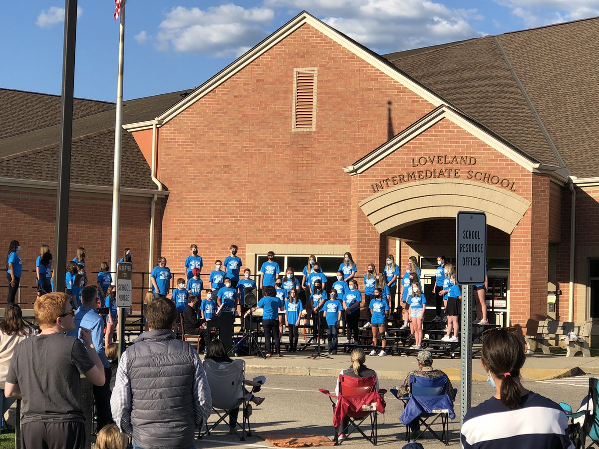 LMS_LIS_Bands's tweet photo. Live music!!!!!!  @LCSDTigerMusic @LovelandTigers @Lovelandsc @Tiger_Beats @MrDavidKnapp @MrsStaggMusic https://t.co/AwmvP1mfGz
