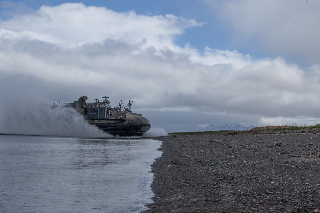 USNavy's tweet photo. @USNavy photos of the day: @TheRealCVN71 #FltOps and #ACU5 amphibious training supporting Northern Edge 2021, #USSJohnCStennis arrives @HIIndustries for RCOH and #NMCB3 conducts airfield damage repair training. ⬇️ info & download ⬇️: https://t.co/6RooBy3Mxa https://t.co/nyYmrUbrZ7