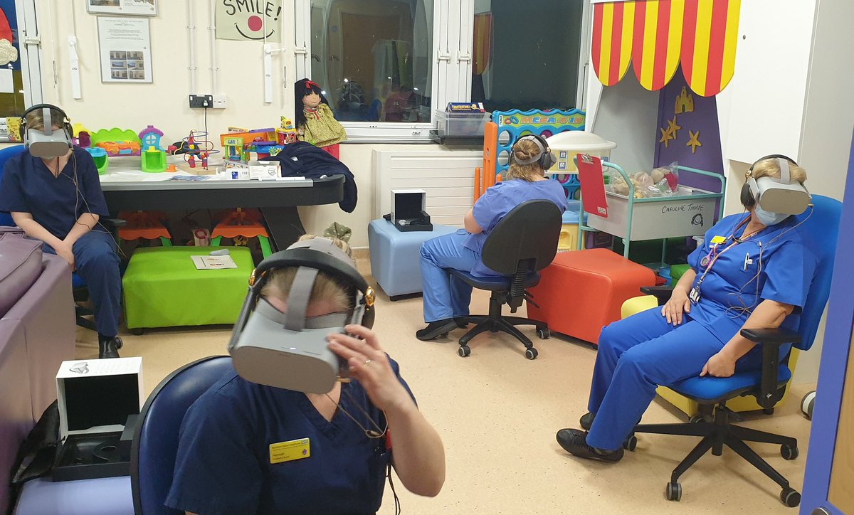 drtimmason's tweet image. #VirtualSim on nights again 🌙 🥽 @ndht
APLS Scenario this time!
We chatted through the importance of:
-Having a senior member of staff with the parent
-Clear leadership
-Rotating around who's doing compressions
-IOs are often not done quickly enough
@ASPiHUK @SWSimNetwork