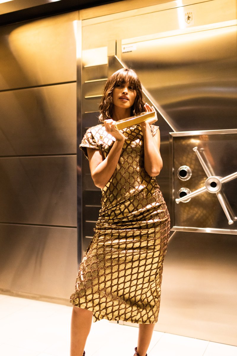 PallionGroup's tweet photo. A gold moment when we collaborated with Paco Rabanne 1 Million Parfum and the ABC Bullion $1 Million bar (almost)!
@PacoRabanne @ABCBullion 
#ABCGold #pacorabanne #abcbullion #pacorabanneparfums #OneMillion https://t.co/pK4rGGv8uj
