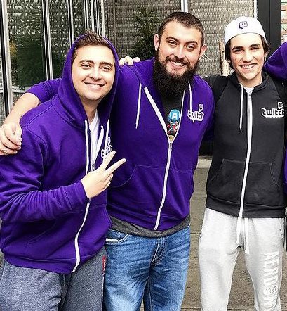 bestofmount's tweet photo. feliz 18 anos alan!!!🥳🥳🥳 https://t.co/4DqsAMOcYL