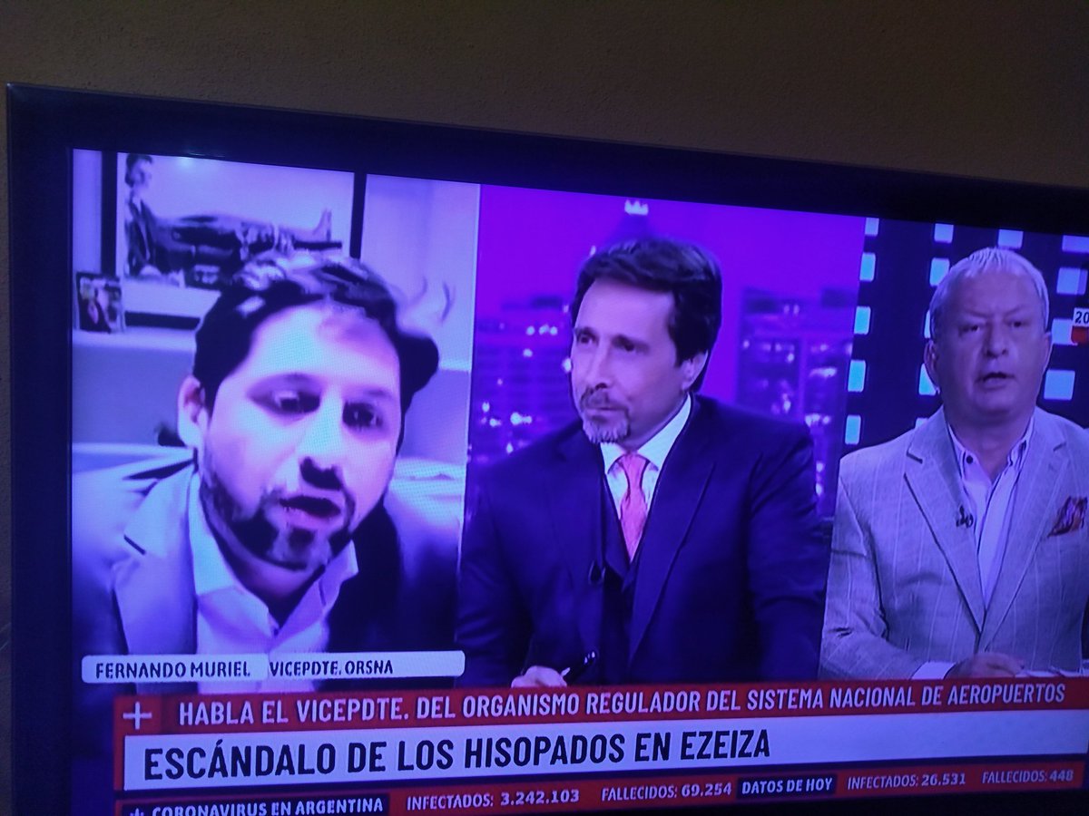 liligoico57's tweet photo. Están viendo este programa ? El tipo.. Fernando Muriel vicepresidente de ORSNA  no sabe que decir ante las preguntas de los periodistas ...  
Escándalo de los hisopados en Ezeiza https://t.co/J8HWHZpOka