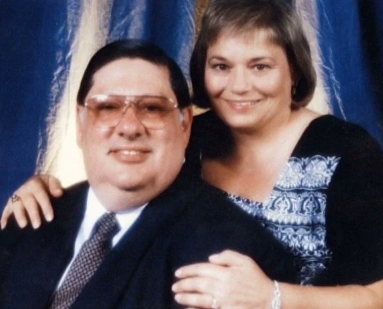 Join <a href="/robin_warder/">The Trail Went Cold</a> <a href="/PodcastRiddle/">Riddle Me That! True Crime Podcast</a> &amp; <a href="/DrAshleyWellman/">Ashley Wellman, PhD</a> for part 2 of our series on the unsolved murder of Judy Smith who disappeared without a trace from Philly only to be found 600 miles away in N.C. 
spreaker.com/episode/444868…
Promo: <a href="/Murder_Alliance/">Murder in Alliance Podcast</a>