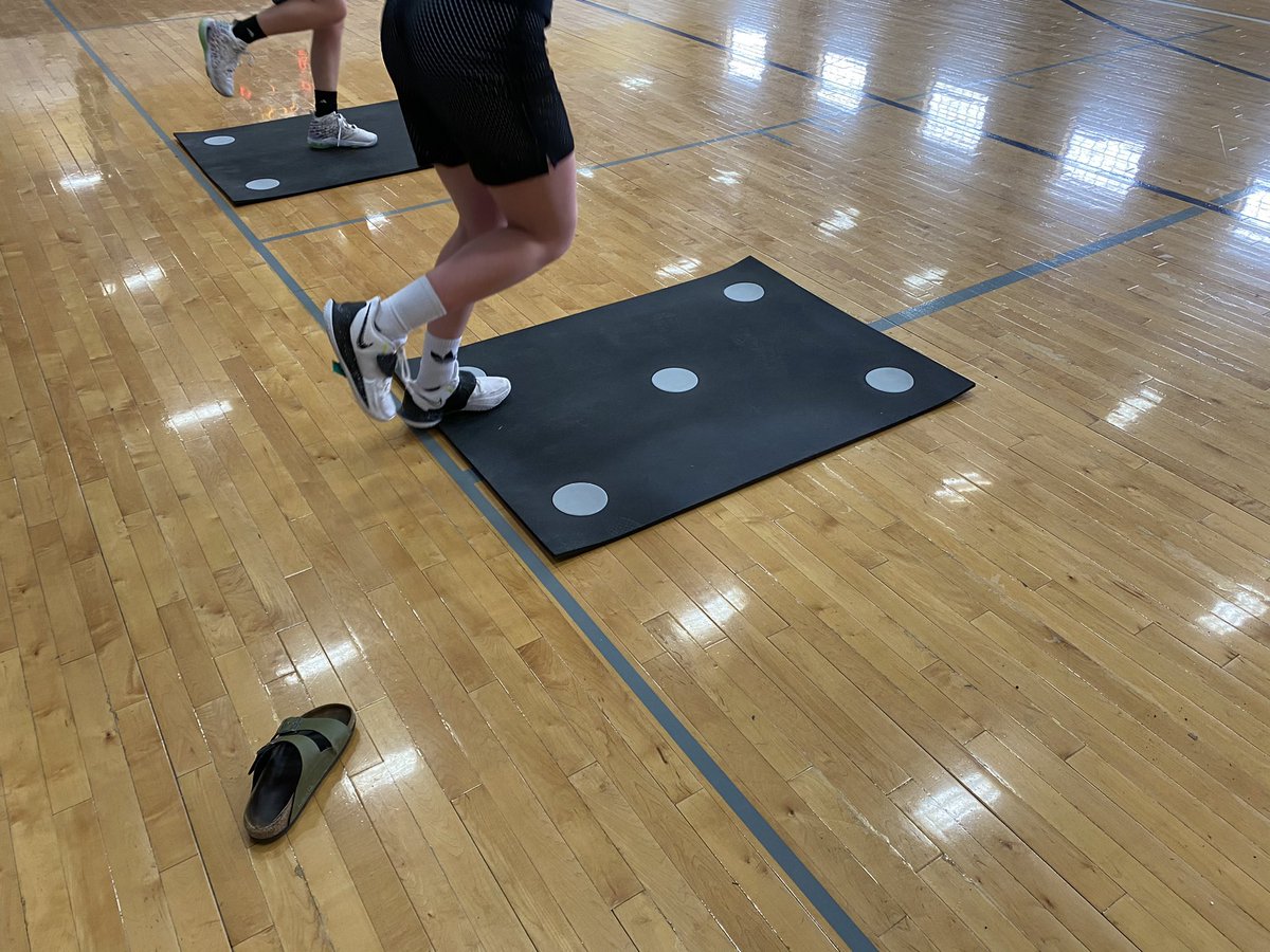 RCLadyMustangs's tweet image. Getting to the state tournament isn’t easy! #offseasonWork #dotdrill #5spot