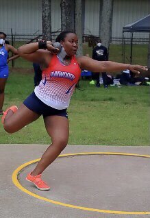 DCSDAthletics's tweet photo. #DCSDTrack Congrats to Dunwoody’s Janae Profit for winning two gold medals in the Class 7A State Meet. She set a new state record in the shot put of 47 feet, 11 inches. She won the discus with a toss of 151 feet, 2 inches. https://t.co/NQidqlmR4m