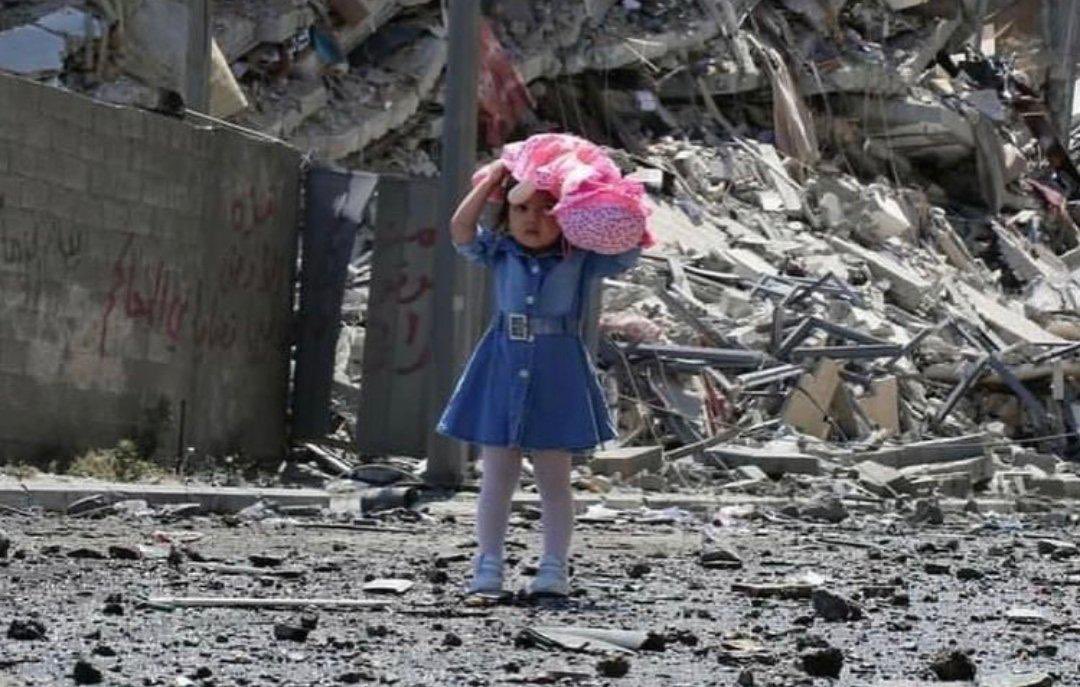 sampiyonfenersk's tweet photo. Çocukların öldüğü bir dünyada kimsenin mutlu olmaya hakkı yoktur.

#GenocideinGaza https://t.co/V54BIkBaPm