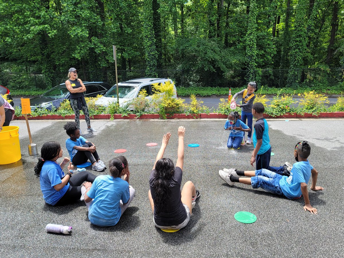 HPointPrincipal's tweet photo. Field Day water games were a hit!!! @HighPointFCS @fcshppe #HPESbettertogether https://t.co/F0xxtVsgZG