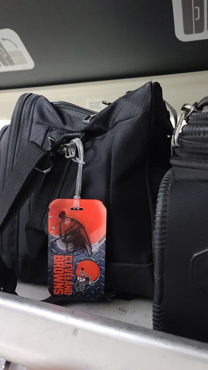 Slimdog's tweet photo. Working flight to KC. Put my #Browns tag purposely out to see if a Chiefs fans says something... 🤫
#PettyAsHell https://t.co/MuYLaWjZR0