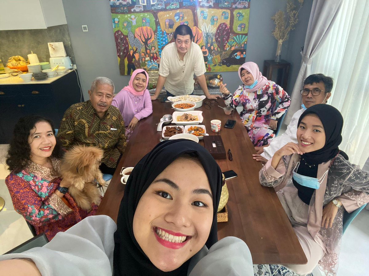 Mengucapkan selamat hari raya idul fitri. Minal aidin wal faidin, mohon maaf lahir dan batin ya semua sahabat. Salam.😇💞🙏🏻