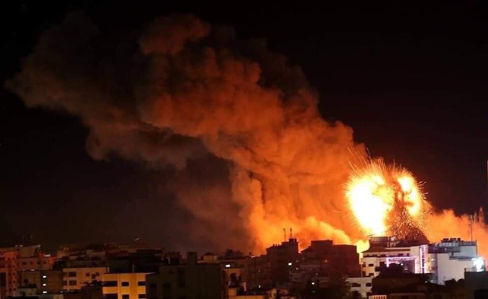 kpopinarab's tweet photo. اللهم انا نستودعك فلسطين وأهلها، اللهم اربط على قلوبهم وانصرهم، اللهم هون عليهم واحرسهم واحميهم وكن عونًا لهم، اللهم ان أهلنا بِفلسطين بِحِماك، اللهم احفظهم بعينك التي لا تنام #GenocideinGaza #GazaUnderAttack https://t.co/T8P11tqApP