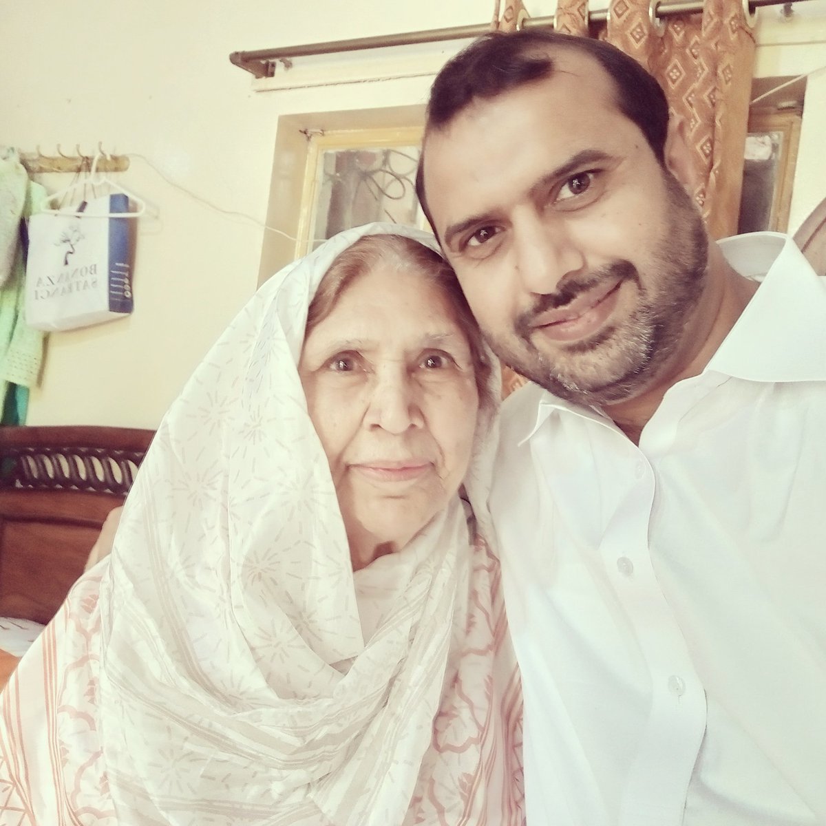 Pakistan_Shafiq's tweet photo. #EidUlFitr 
#MothersDay2021 
#mothersonbond 
#MeriMaaMeriJannat https://t.co/glHGdFdV43