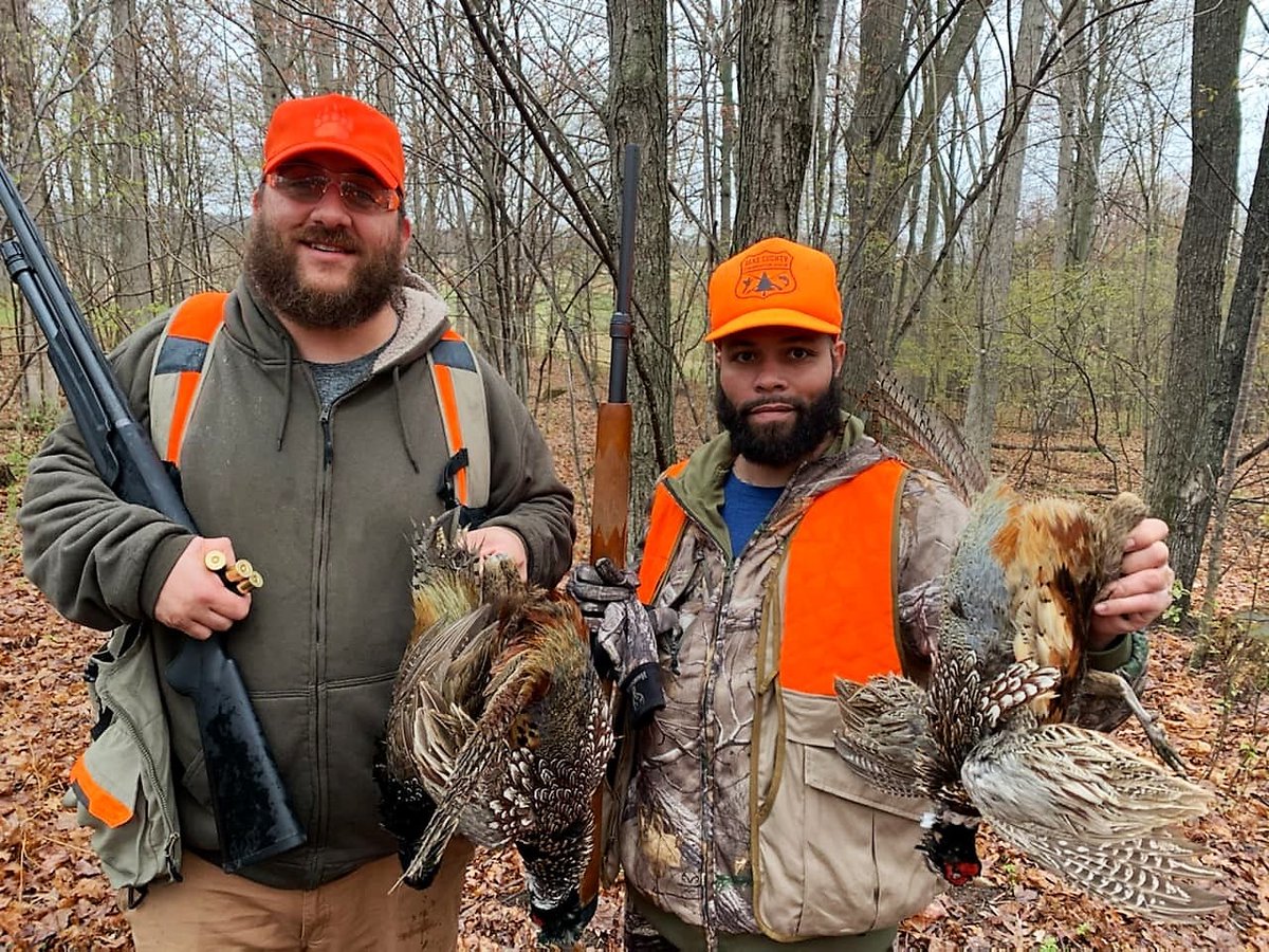 Jason partnered with Brandon, an air force veteran and combat veteran, for a fantastic hunt! Thank You for your service ! God bless! #childswish #ussa #veteran @CriticaSinMiedo @CCM1956 @LadyNY4Ever @bbl58
@cherrybaysb @LilIodine7070 @EricDison @D_David89