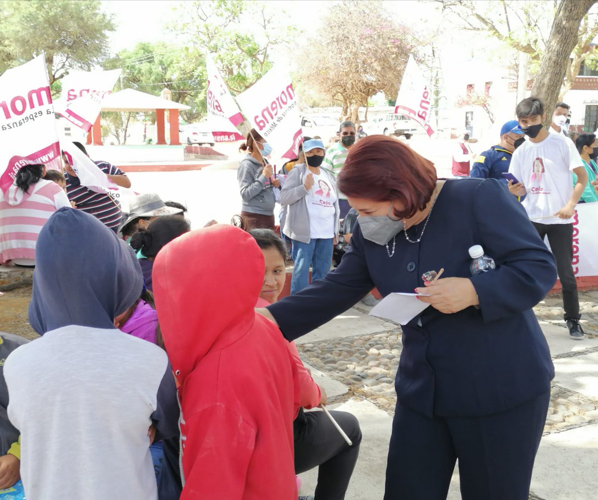 mauricioruizo's tweet photo. La transformación en #Querétaro llegará a todos los rincones de nuestra entidad. Hoy, junto con @CeliaMayaGar nuestra candidata a la gubernatura por #Morena, escuchamos las necesidades de las y los ciudadanos de la comunidad El Blanco en el Municipio de Colón.

#VotaMorena https://t.co/M3XPtA0HDH