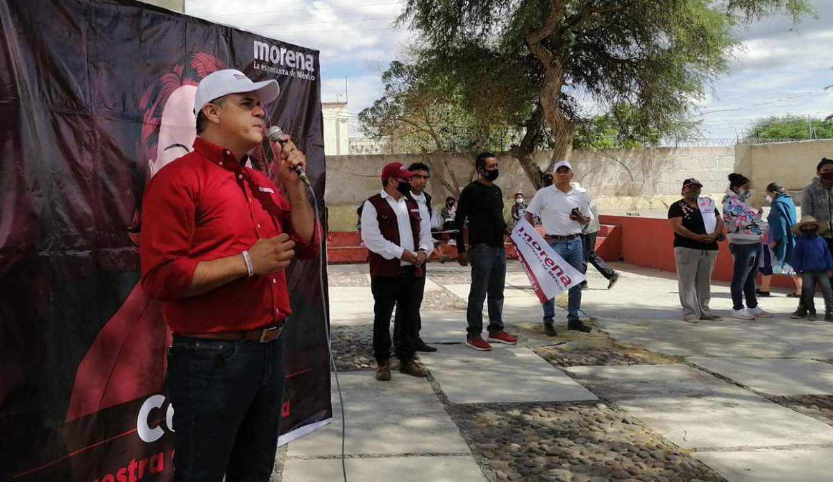 mauricioruizo's tweet photo. La transformación en #Querétaro llegará a todos los rincones de nuestra entidad. Hoy, junto con @CeliaMayaGar nuestra candidata a la gubernatura por #Morena, escuchamos las necesidades de las y los ciudadanos de la comunidad El Blanco en el Municipio de Colón.

#VotaMorena https://t.co/M3XPtA0HDH