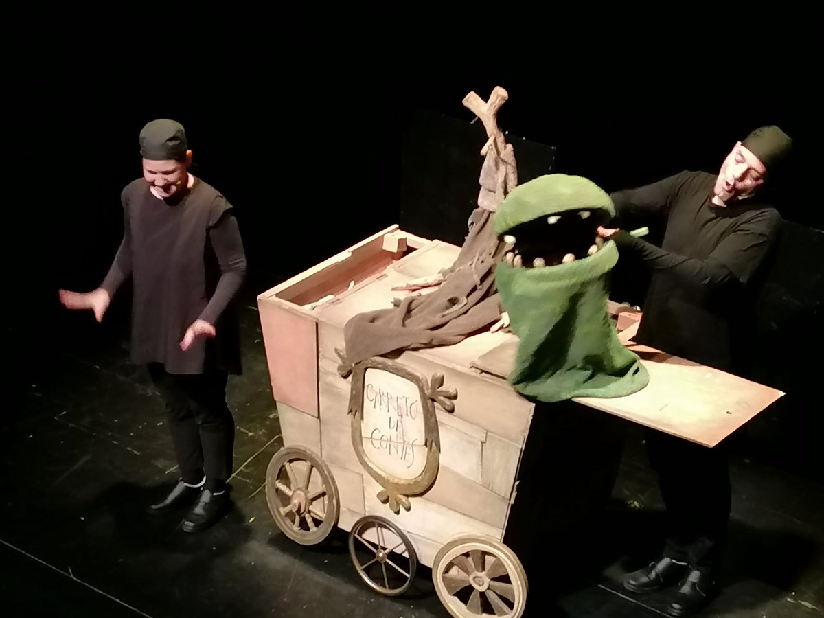 ajlagarriga's tweet photo. #Bondia. A #laGarriga seguim programant #culturasegura i adaptem el #projecteACE per podrr oferir teatre als infants del municipi. Ahir 200 infants de les @EscolaGiroi i @escolapuiggrac1 van conèixer la Rodoneta, la formiga protagonista del Carretó de contes de @FESTUCteatre https://t.co/Qzi9VGR1iE