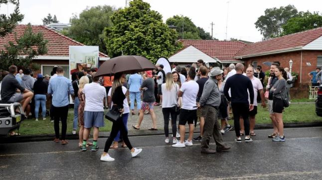 Common sense is in serious short supply at the Saturday auction scene, and it seems only one thing can cool the market down, writes Jonathan Chancellor. realestate.com.au/news/sydney-pr… #realestateau #NSW