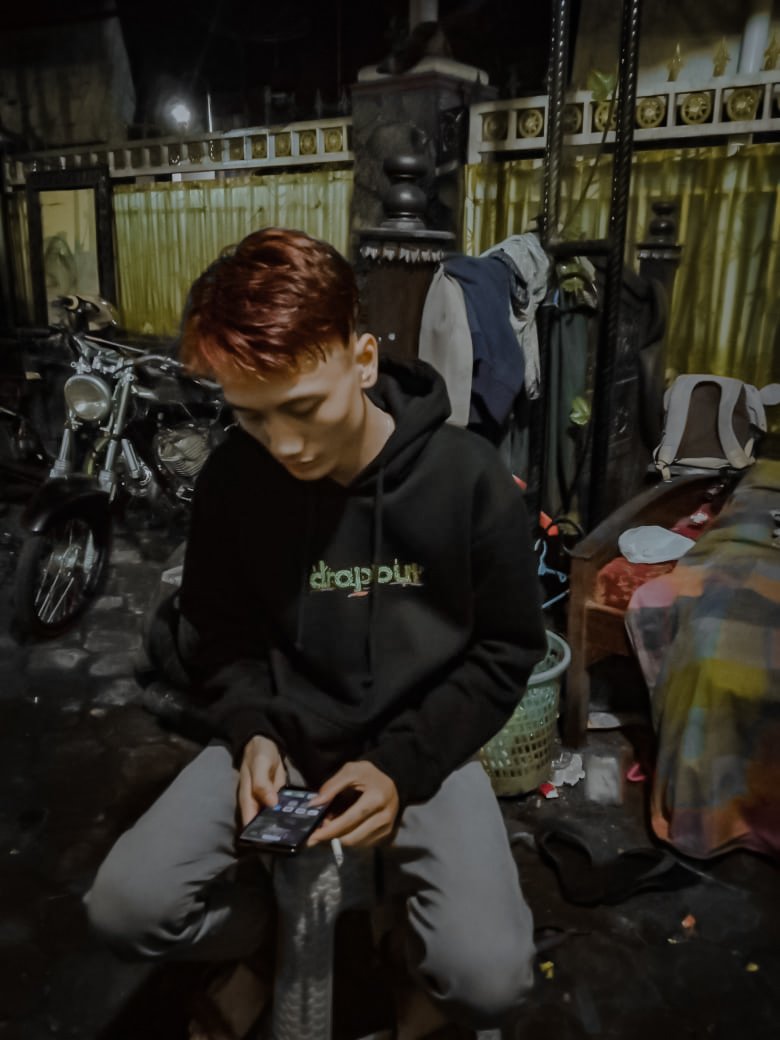 zKyzho's tweet photo. Kita kuat karna teman👍✌️ https://t.co/6Fog0xXgNI