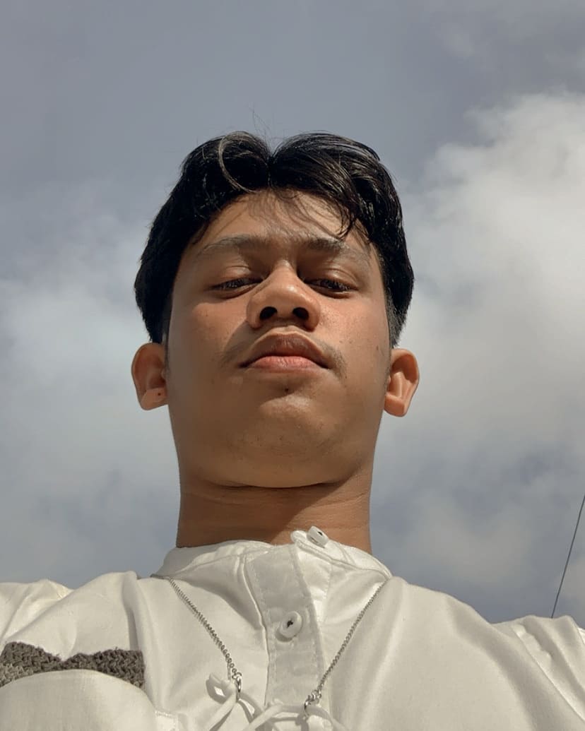 sayaibass's tweet photo. Minal aidzin wal faidzin🙏

#FotoLebaran 
#EidMubarak 
#EidAlFitr https://t.co/0c6ZUQSfJ0