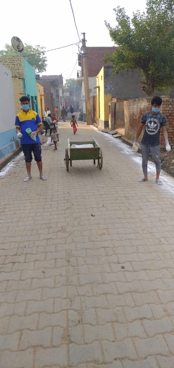 doprup_Bulandsh's tweet photo. जनपद बुलन्दशहर की विभिन्न ग्राम पंचायतों में सफाई कार्य, ब्लीचिंग पाउडर का छिड़काव वृहद स्तर पर कराया जा रहा है।
@dmbulandshahr @Bhupendraupbjp @CMOfficeUP @uppanchayatiraj https://t.co/2Q98qWpL24