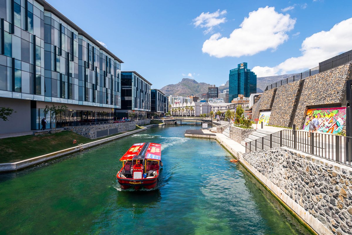 Ideally situated within the Convention Centre and Cape Town International Convention Centre precinct, the premier four-star aha Harbour Bridge Hotel, offers business and leisure travellers the ultimate accommodation experience.